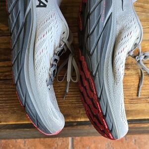 Hoke Clifton 8 Sz 10.5